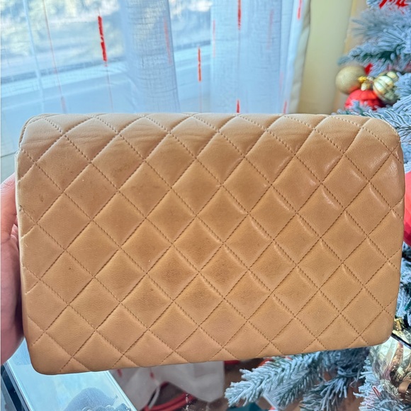 Chanel Vintage Flap in Beige - Picture 4 of 12